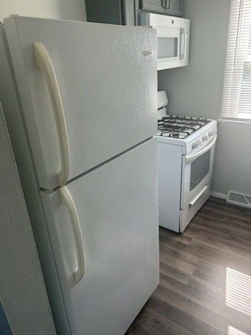 Apartment for rent at 1924 Hayes Ave, Racine, WI 53405