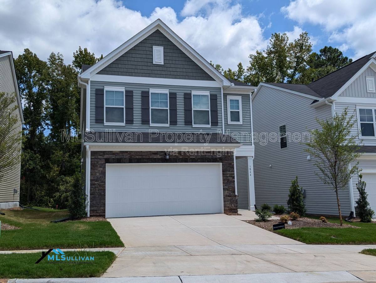 House for rent at 5866 Woodlawn Dr, Durham, NC 27703
