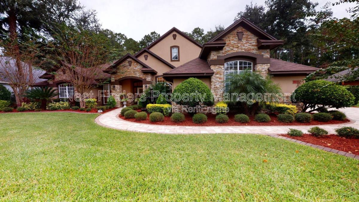 House for rent at 7911 Vineyard Lake Rd N, Jacksonville, FL 32256