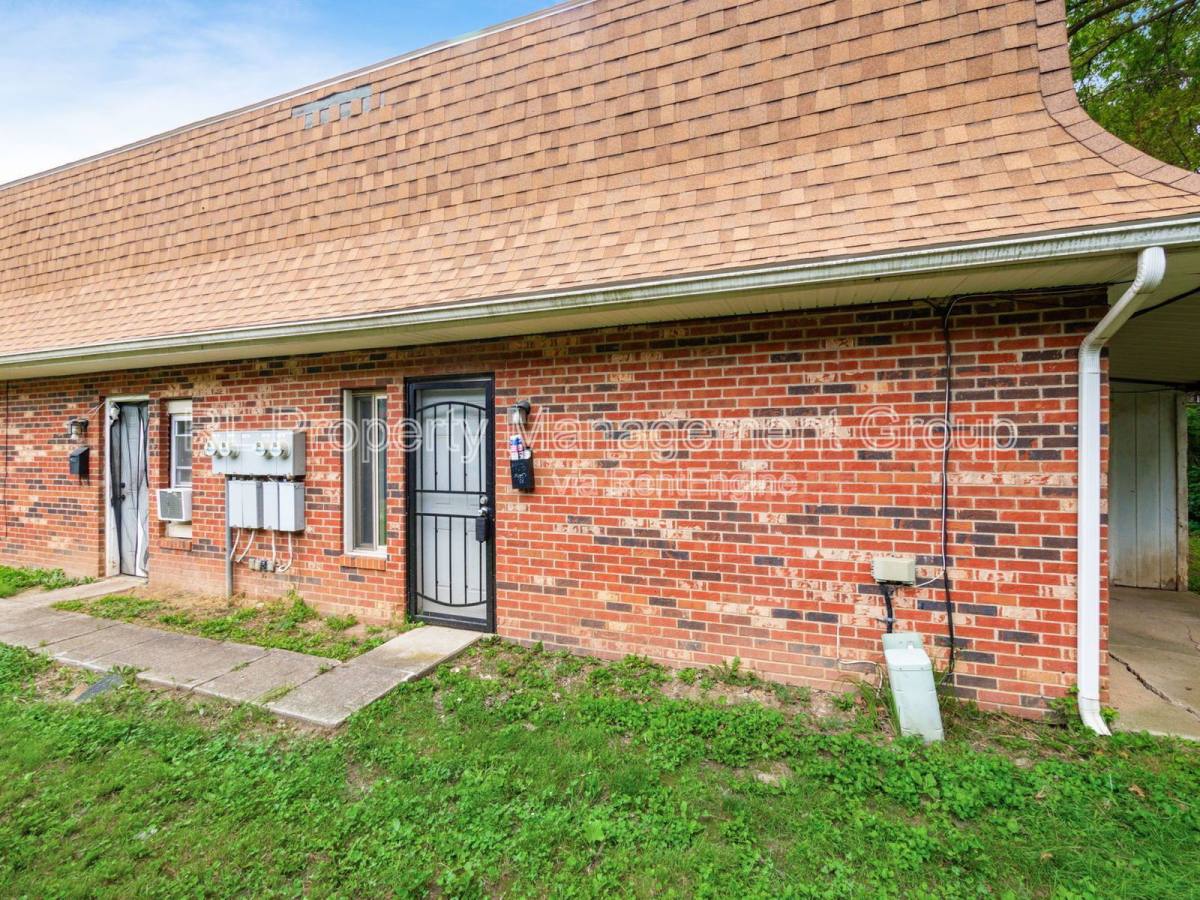 Apartment for rent at 4923 Myers Rd, Columbus, OH 43232