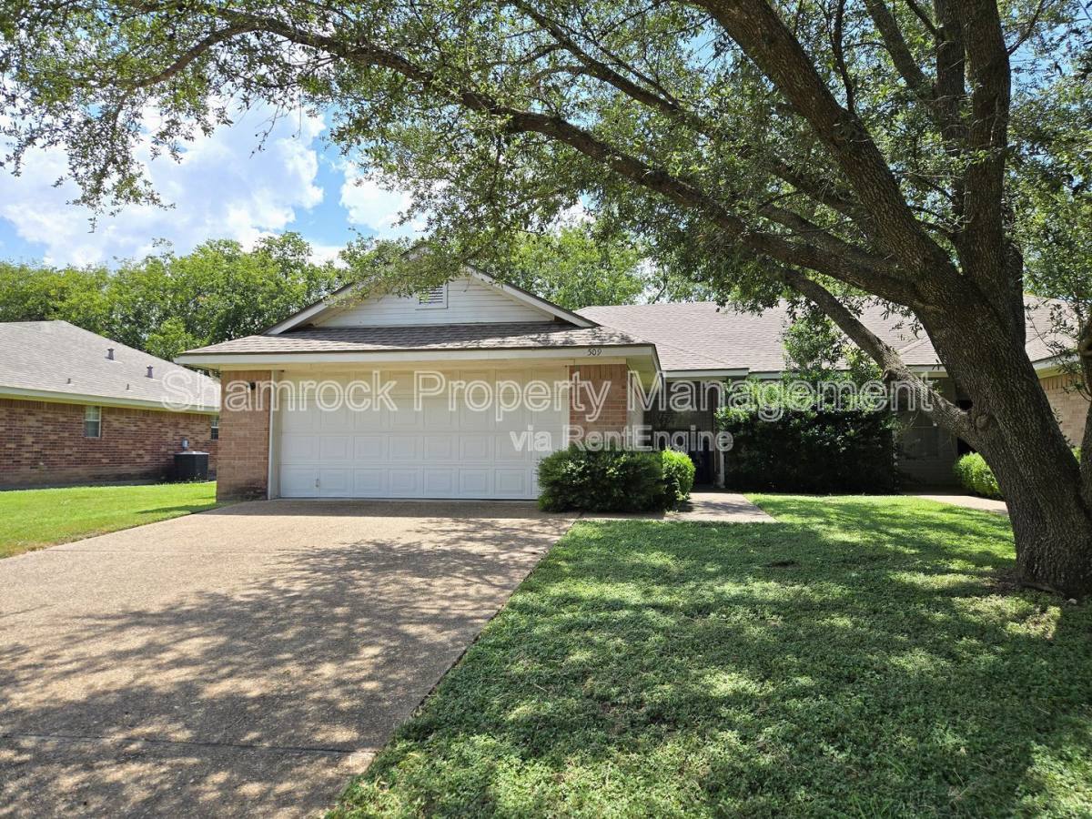 Townhouse for rent at 509 Shady Park Trail, Hewitt, TX 76643