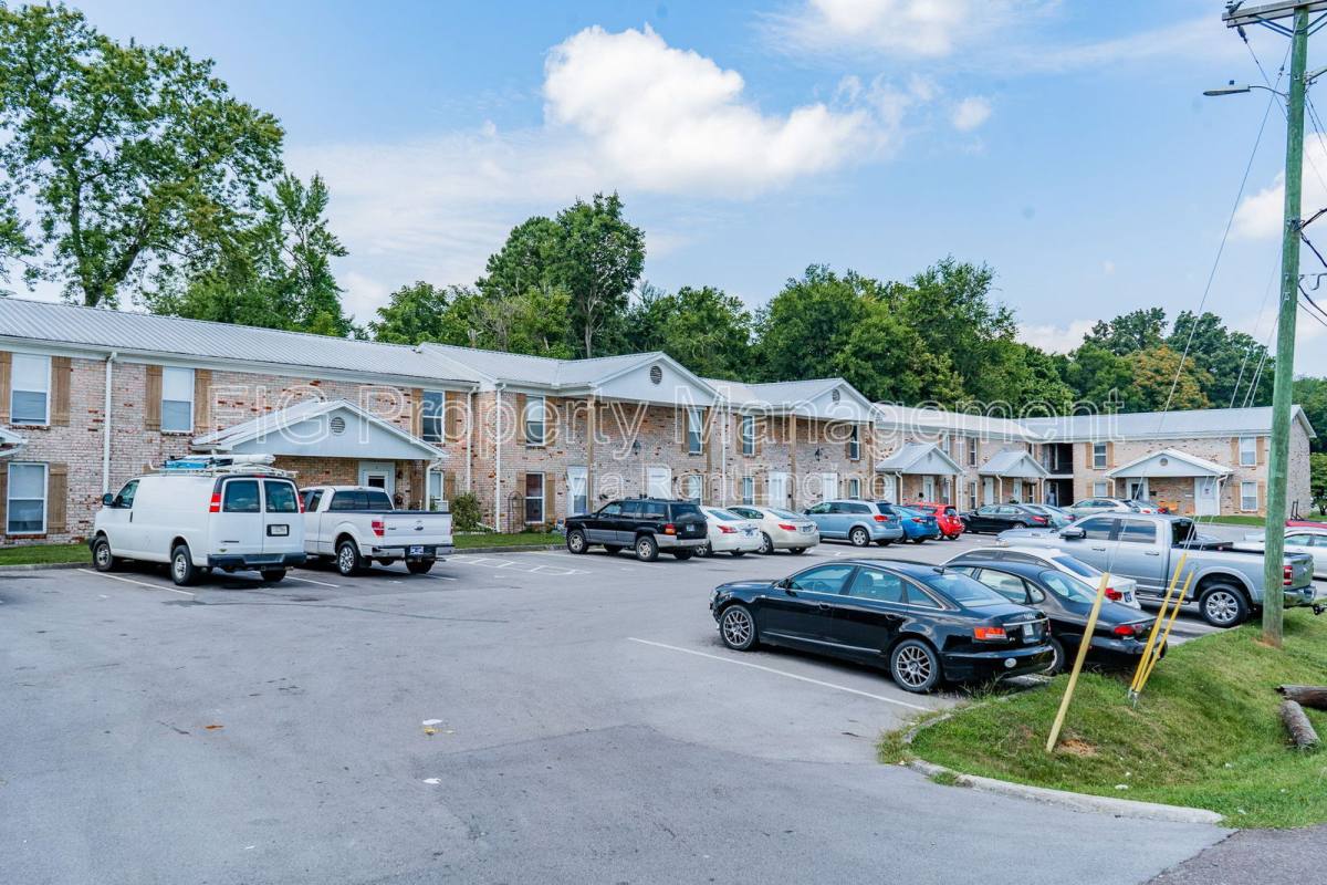Apartment for rent at 5401 Scenicwood Rd #8, Knoxville, TN 37912