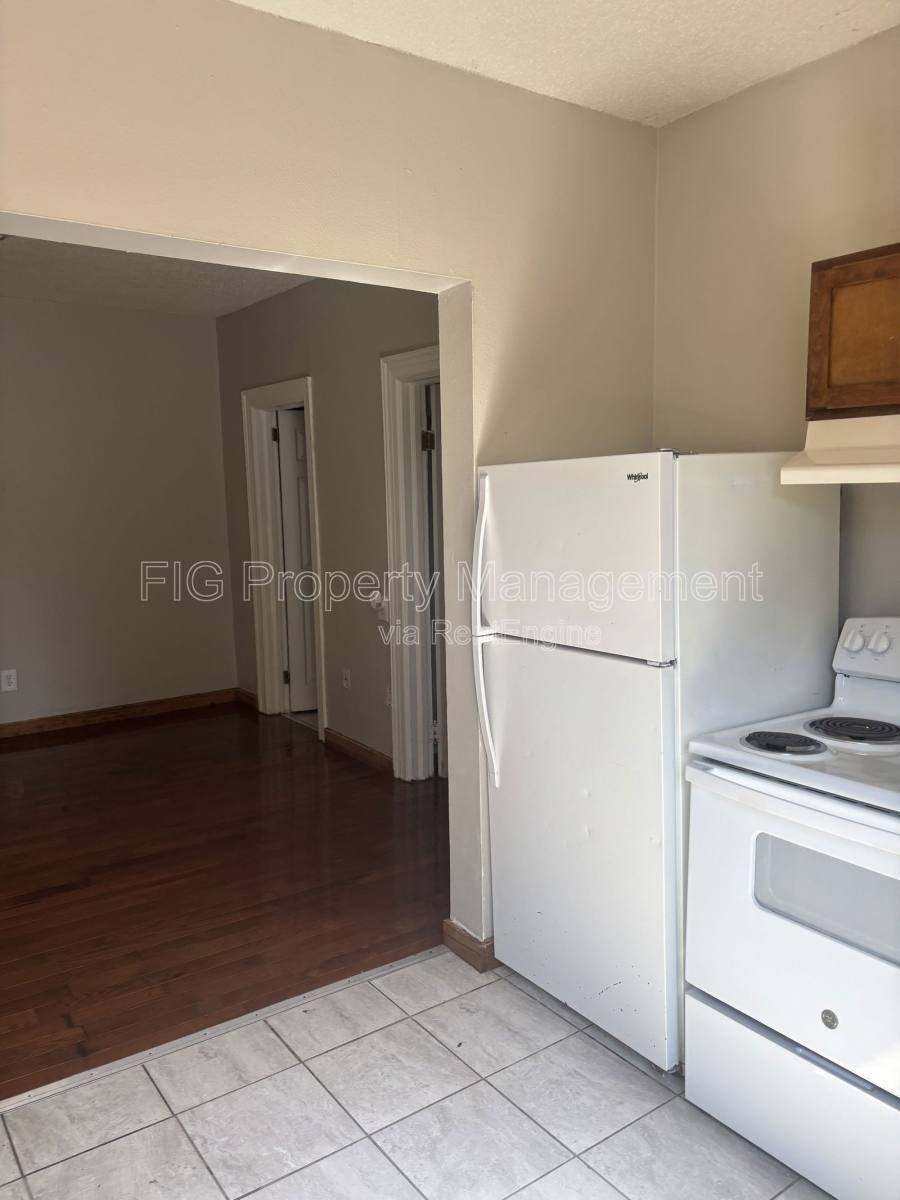 Apartment for rent at 431 W G St #5, Elizabethton, TN 37643