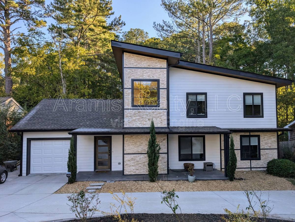 House for rent at 344 W Wieuca Rd NE, Atlanta, GA 30342