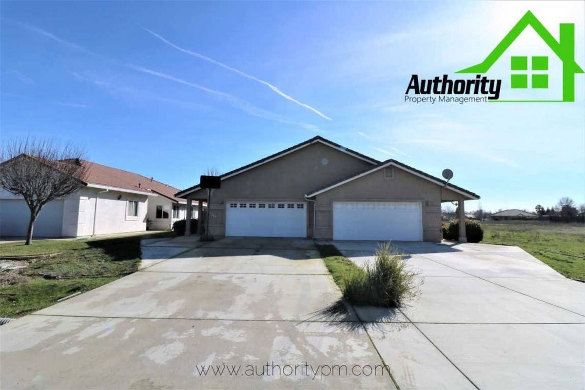 Townhouse for rent at 22371 Rio Alto Dr, Cottonwood, CA 96022