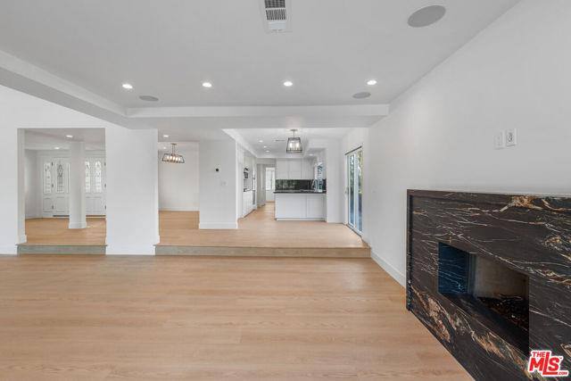 House for rent at 4344 Gayle Dr, Tarzana, CA 91356