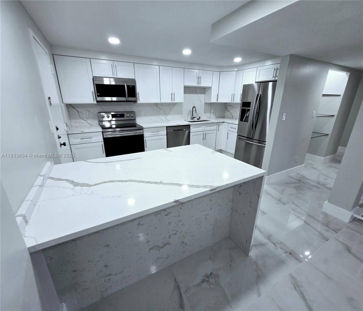 House for rent at 3710 Inverrary Dr #1P, Fort Lauderdale, FL 33319