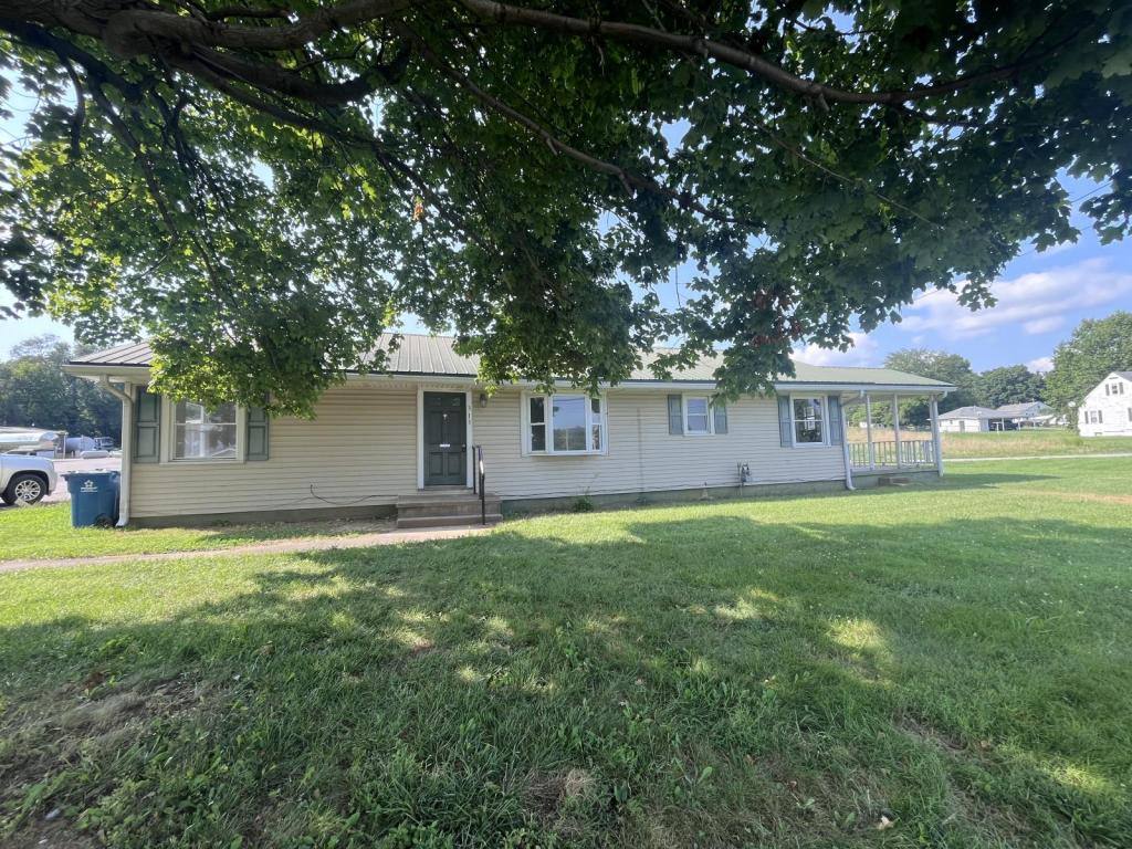 House for rent at 313 S 1st St, Irvington, KY 40146