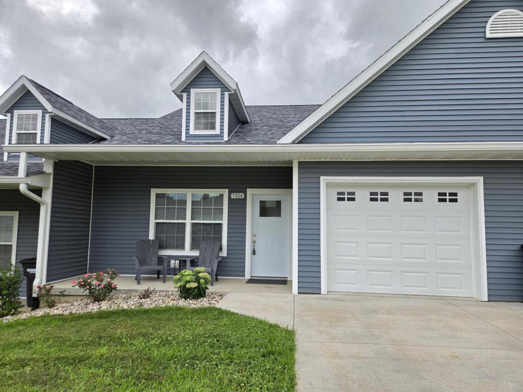 Townhouse for rent at 1326 E Monroe St, Mount Pleasant, IA 52641