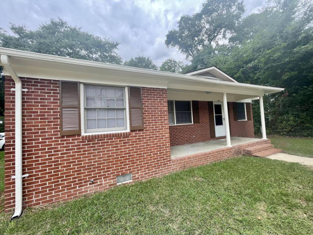 House for rent at 1402 MLK Jr Dr, Lumberton, NC 28358
