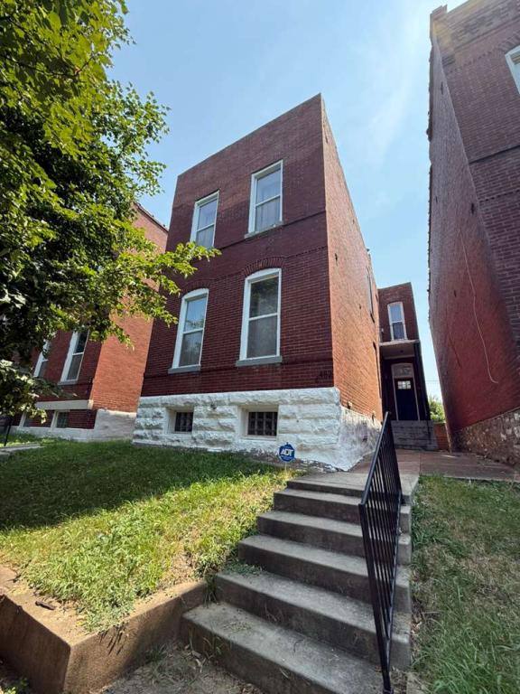 House for rent at 3452 Oregon Ave, Saint Louis, MO 63118
