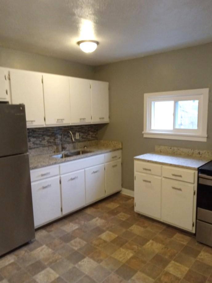 Apartment for rent at 524-532 3rd St, Lincoln, IL 62656
