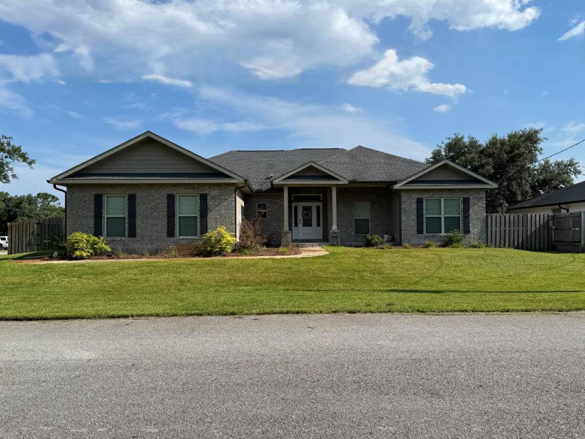 House for rent at 1373 Central Parkway, Gulf Breeze, FL 32563