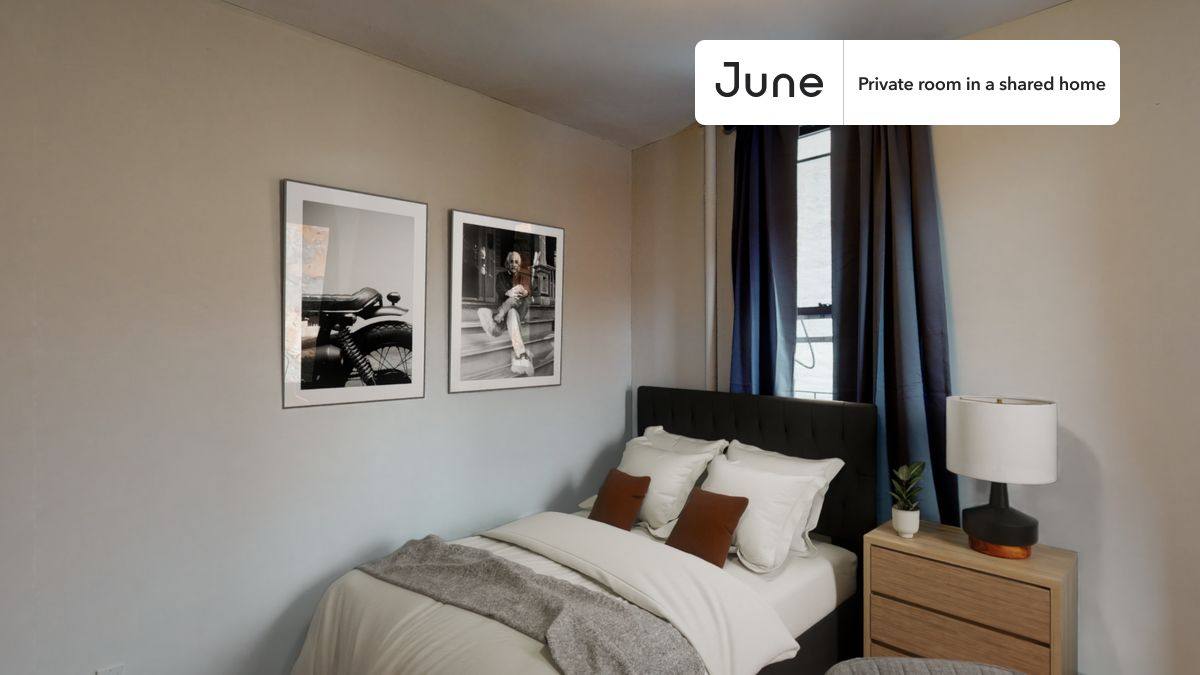 301 E 104th St, New York, NY 10029