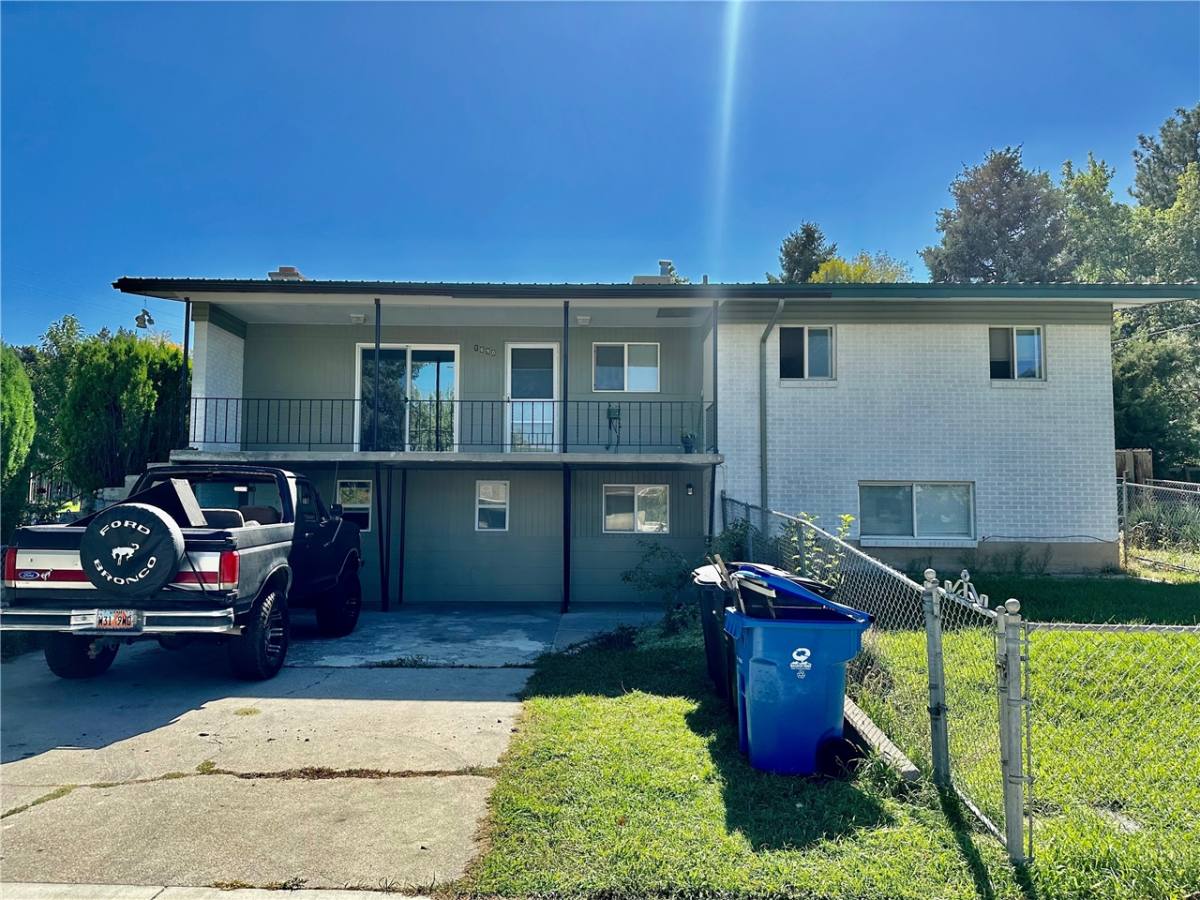 House for rent at 1690 E 8600 S, Sandy, UT 84093