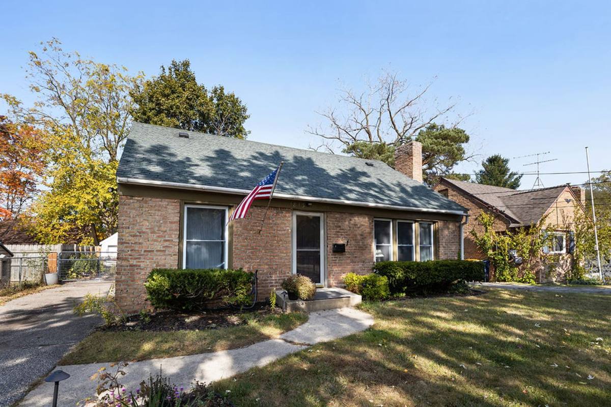 House for rent at 1813 Kreiser St SE, Grand Rapids, MI 49506
