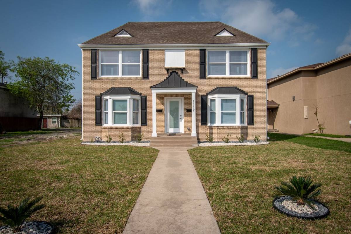 House for rent at 1117 Ocean Dr E, Corpus Christi, TX 78404