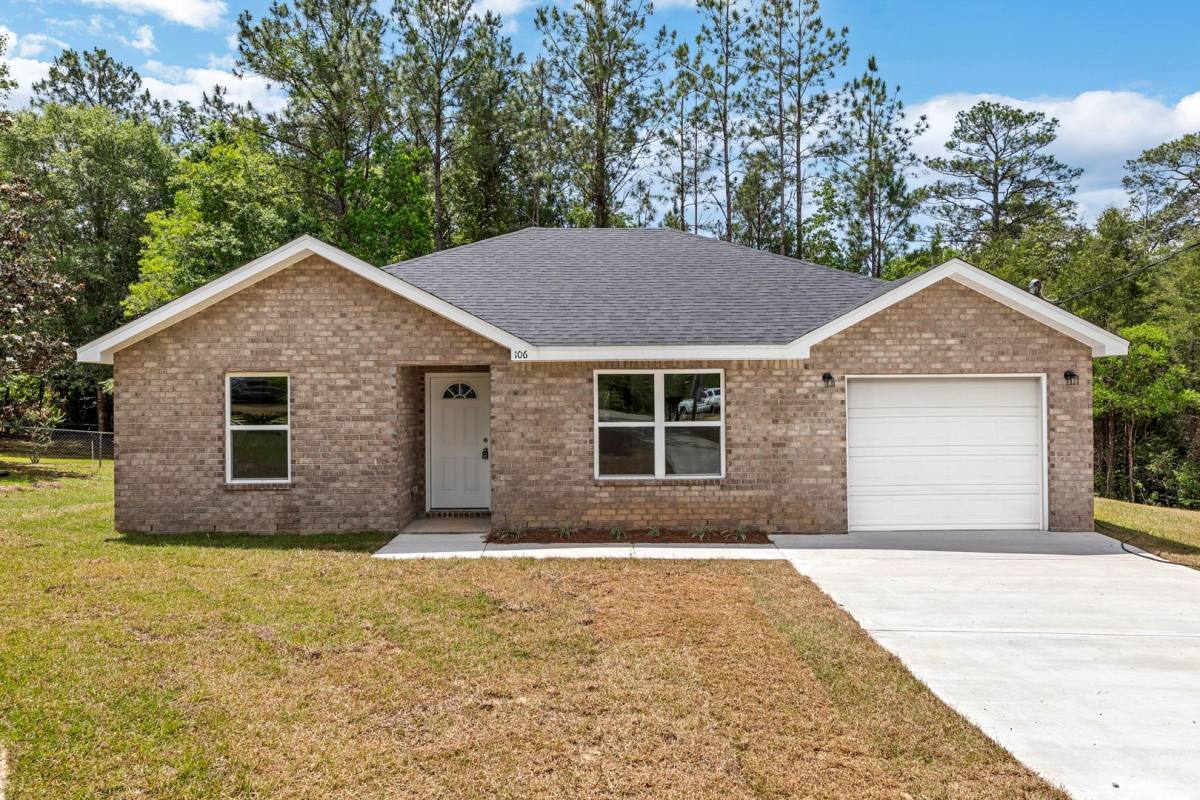 House for rent at 106 Eastview Dr, Crestview, FL 32536