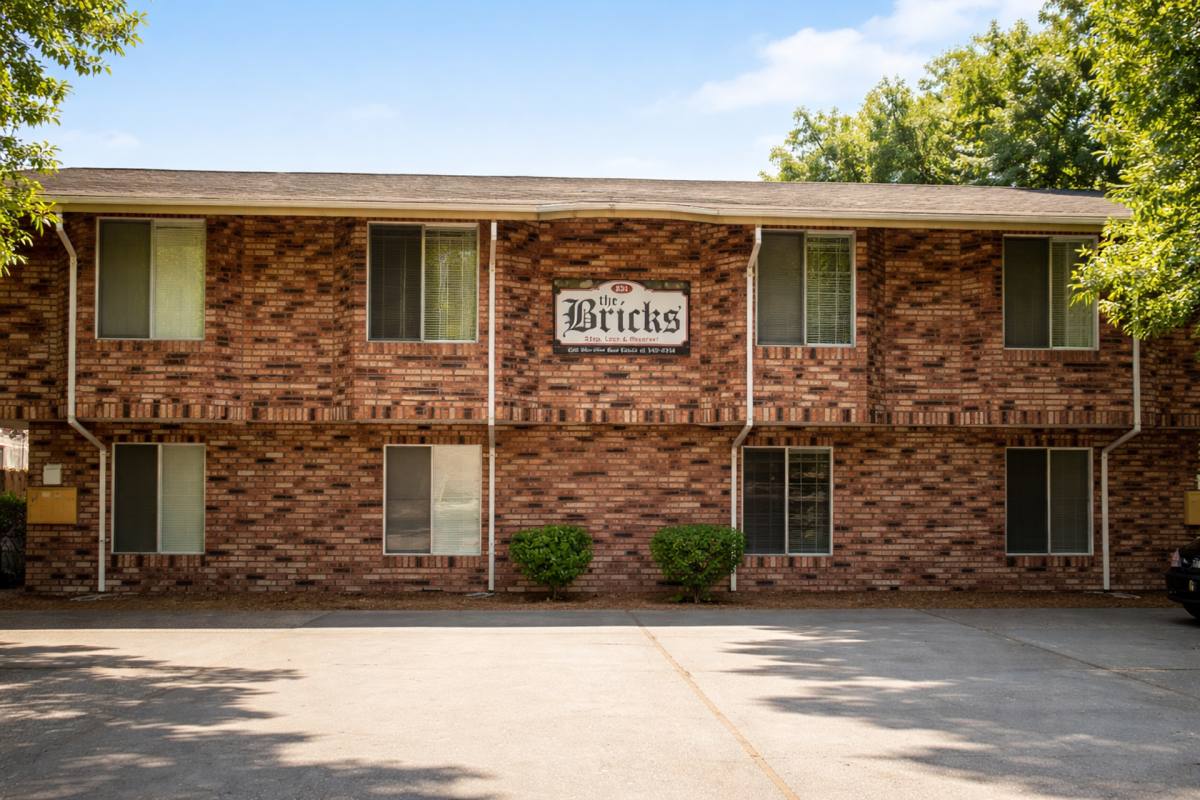 Apartment for rent at 831 W 5th St, Chico, CA 95928