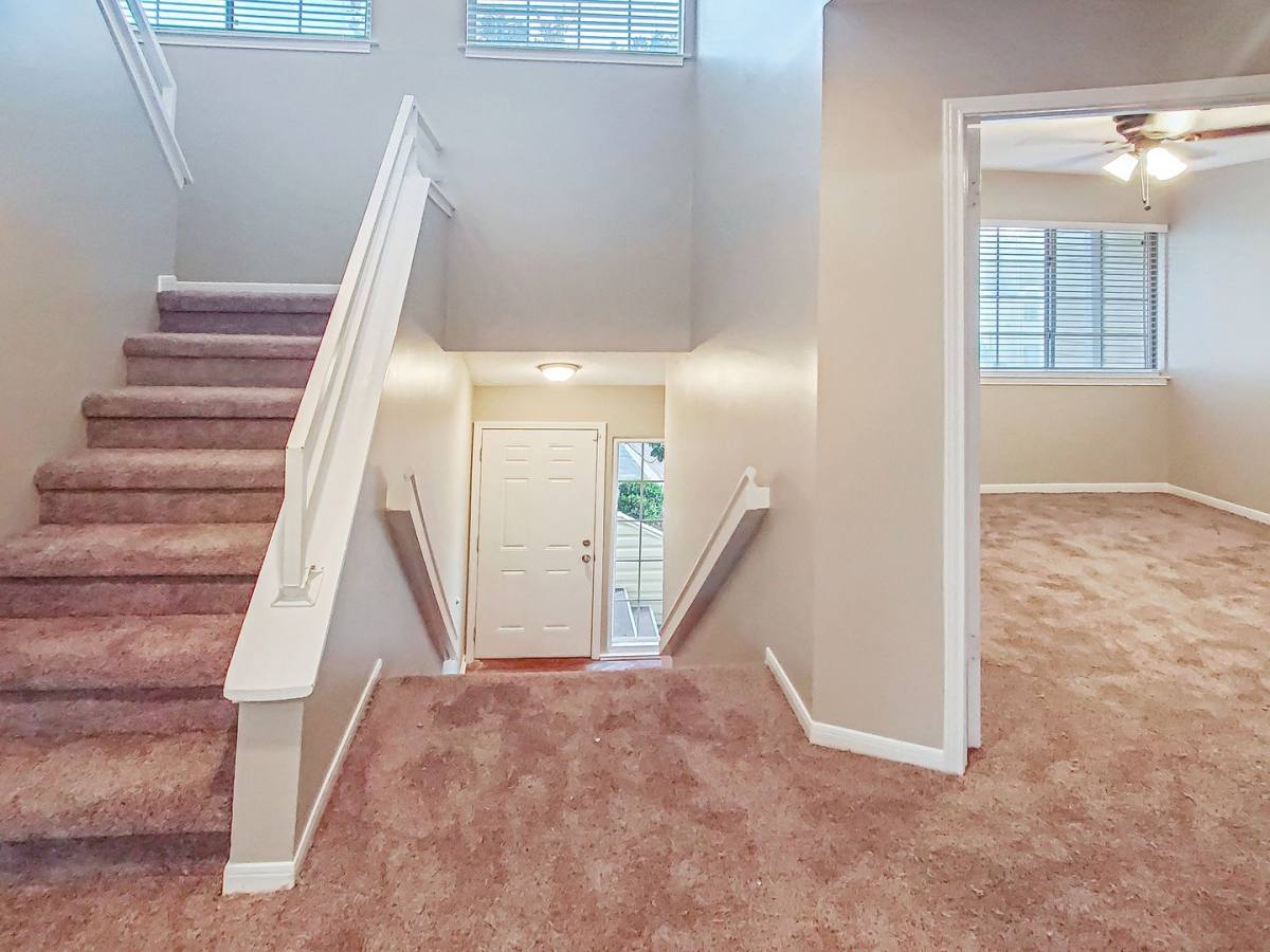 Townhouse for rent at 1155 Old Monrovia Rd, Huntsville, AL 35806