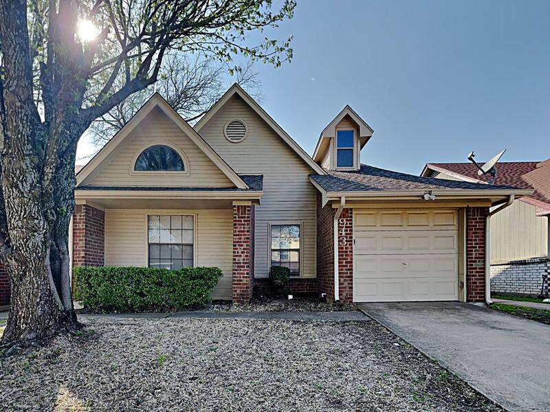 House for rent at 943 Gaynor Ave, Duncanville, TX 75137