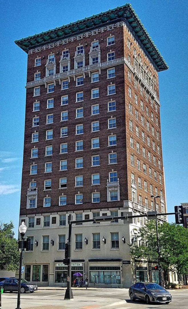Apartment for rent at 505 S 16th St, Omaha, NE 68102
