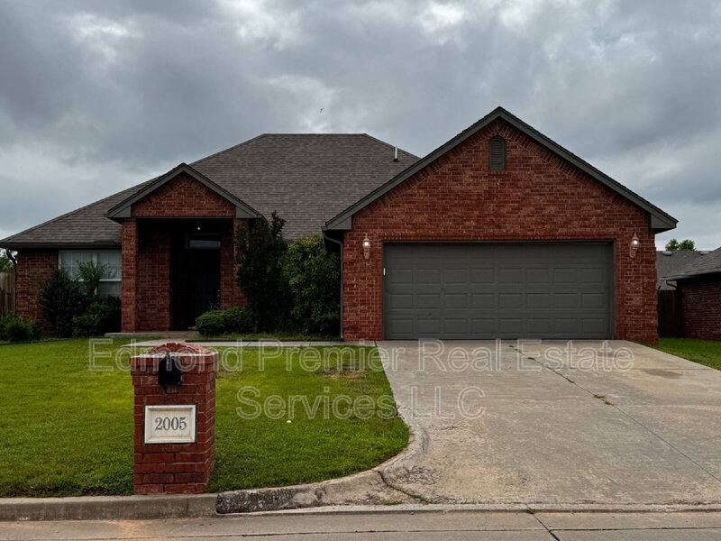 House for rent at 2005 Mill Creek Way, Choctaw, OK 73020