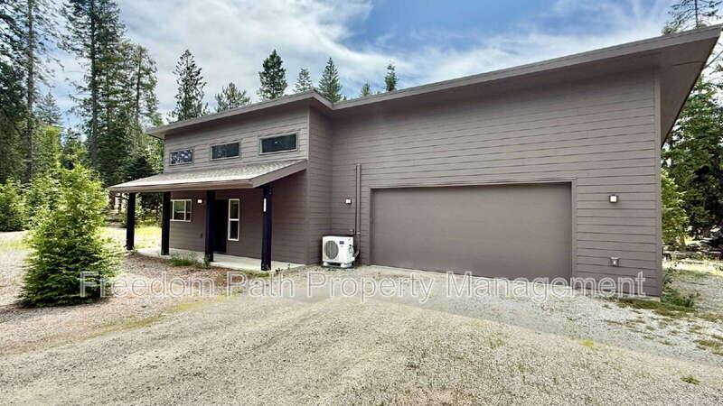 House for rent at 1727 Gypsy Bay Rd, Sagle, ID 83860