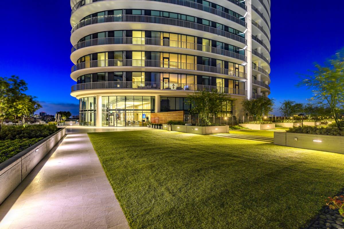 Townhouse for rent at 3330 Lake St, Houston, TX 77098