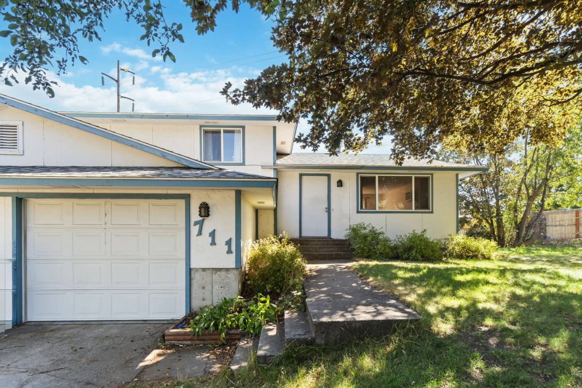 House for rent at 711 S Century Court, Veradale, WA 99037