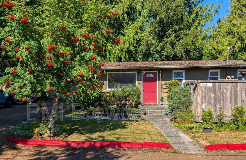 Apartment for rent at 525 Madison St #1, Everett, WA 98203