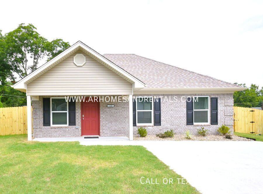 House for rent at 140 Roosevelt Rd, Jacksonville, AR 72076