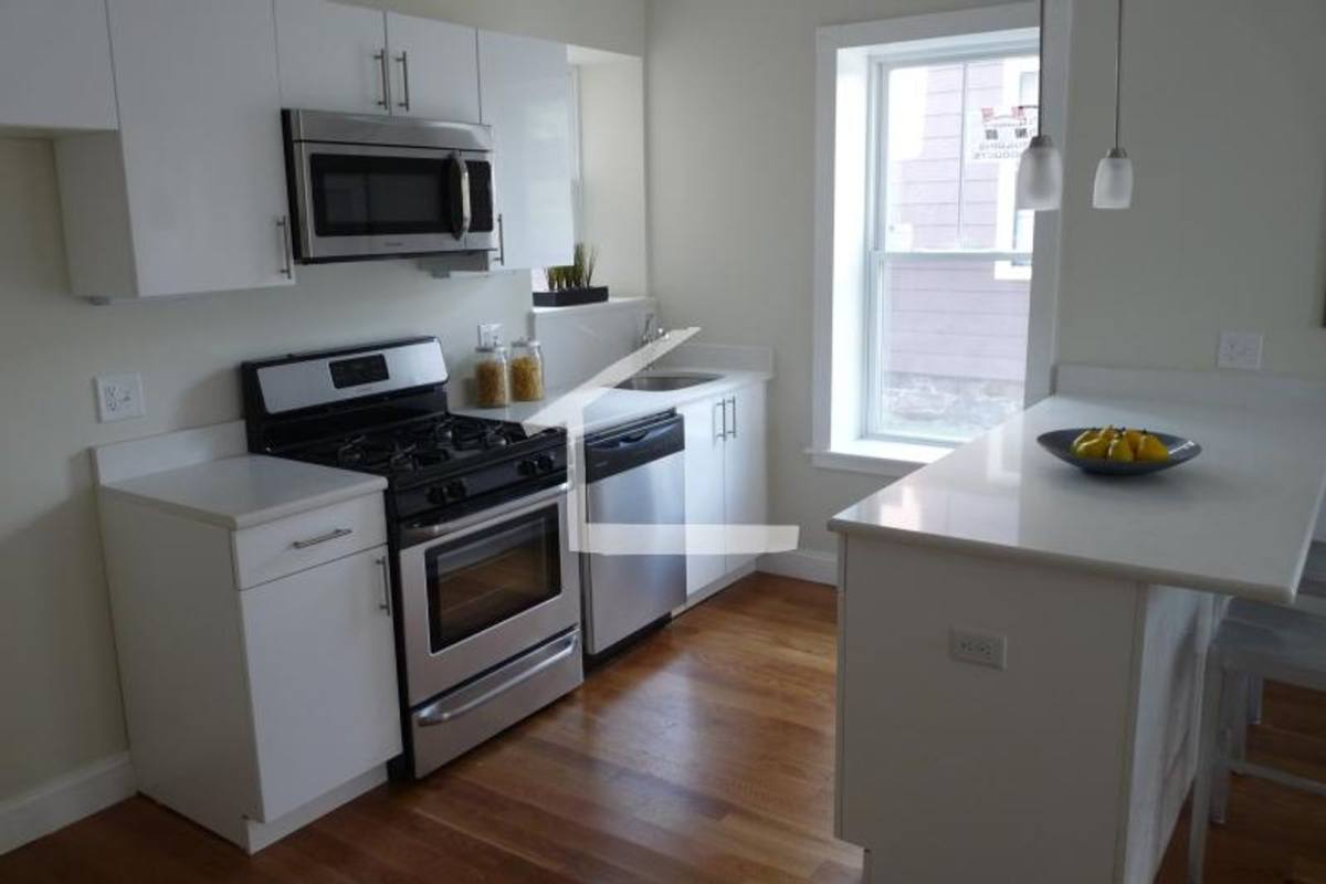 House for rent at 54 Kent St #2C, Brookline, MA 02445