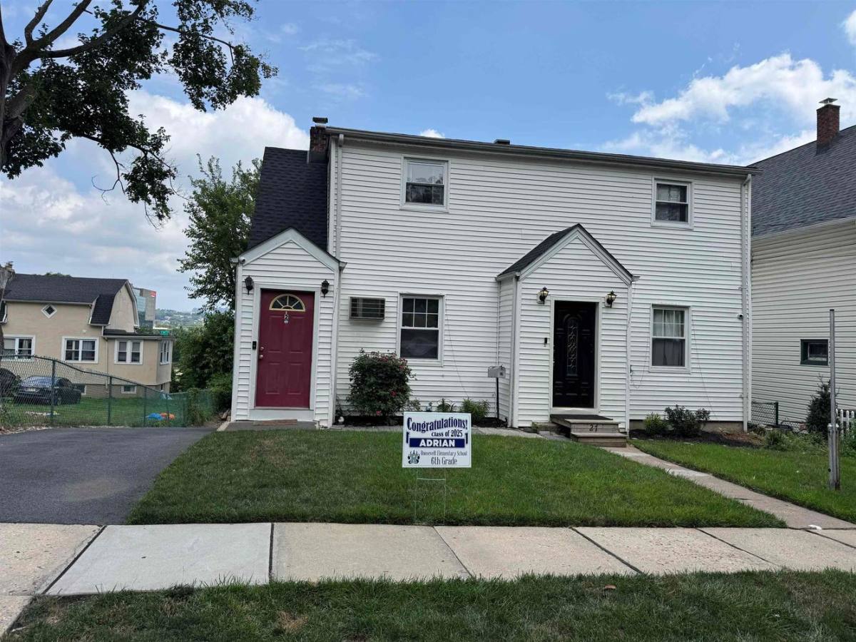Apartment for rent at 27 Overpeck Ave #2-2, Bergenfield, NJ 07621