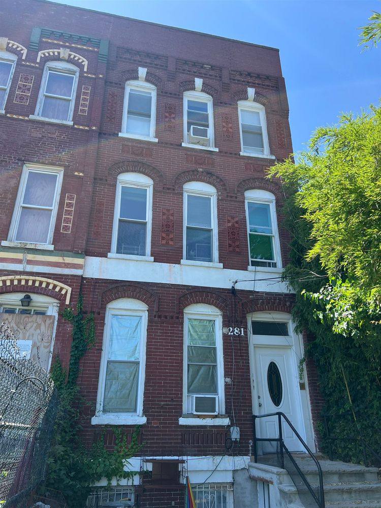 Apartment for rent at 281 Communipaw Ave #3-3, Bayonne, NJ 07002
