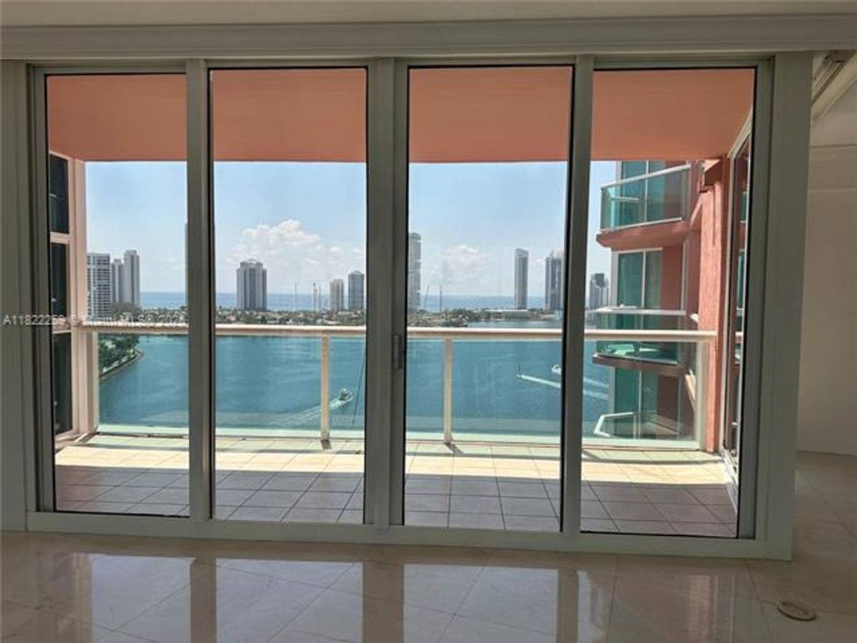 Apartment for rent at 3370 Hidden Bay Dr, Miami, FL 33180