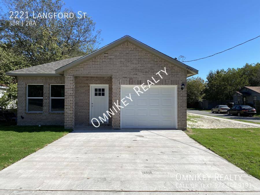 House for rent at 2221 Langford St, Greenville, TX 75401