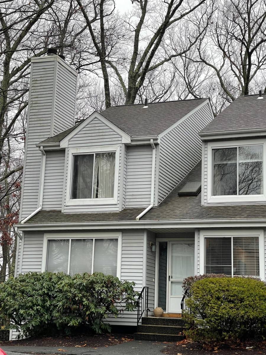 Apartment for rent at 20 E Pembroke Rd, Danbury, CT 06811