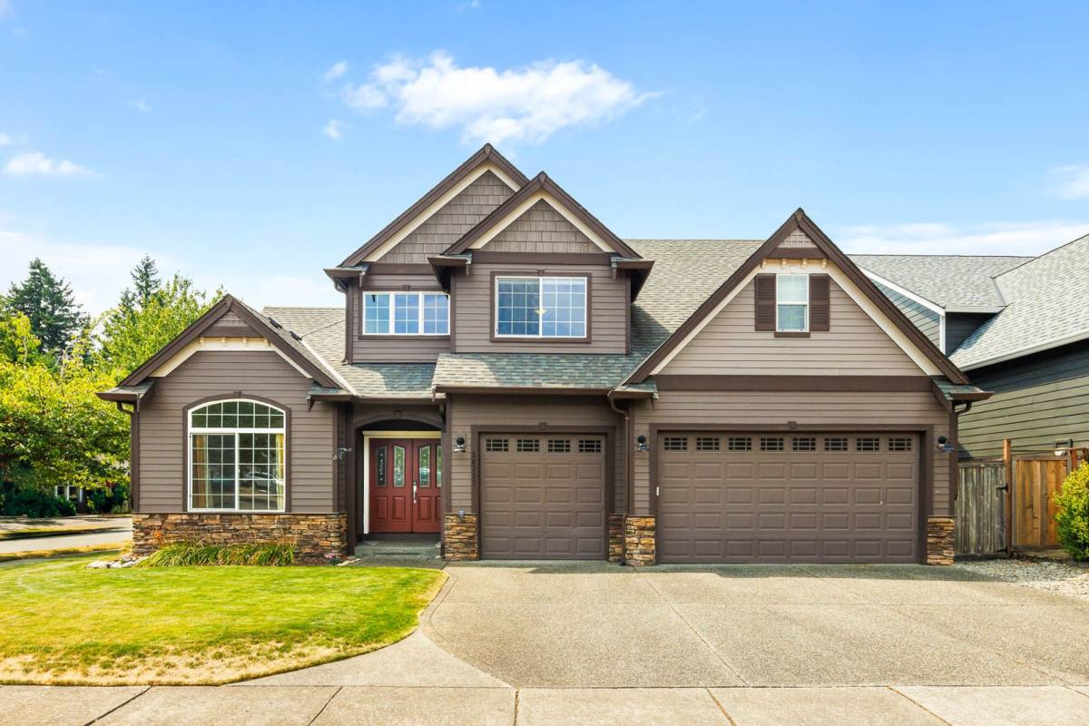 House for rent at 28323 238th Ave SE, Maple Valley, WA 98038
