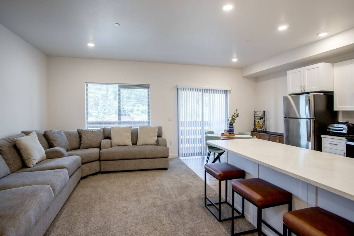 Apartment for rent at 104 Solomon Rd, Kelso, WA 98626