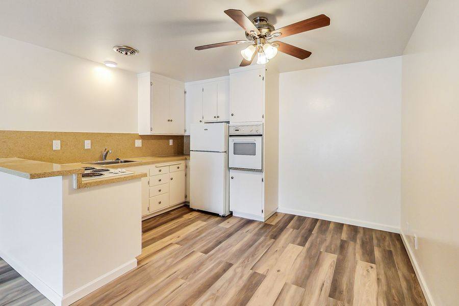 Apartment for rent at 210 Athol Ave #6, Oakland, CA 94606