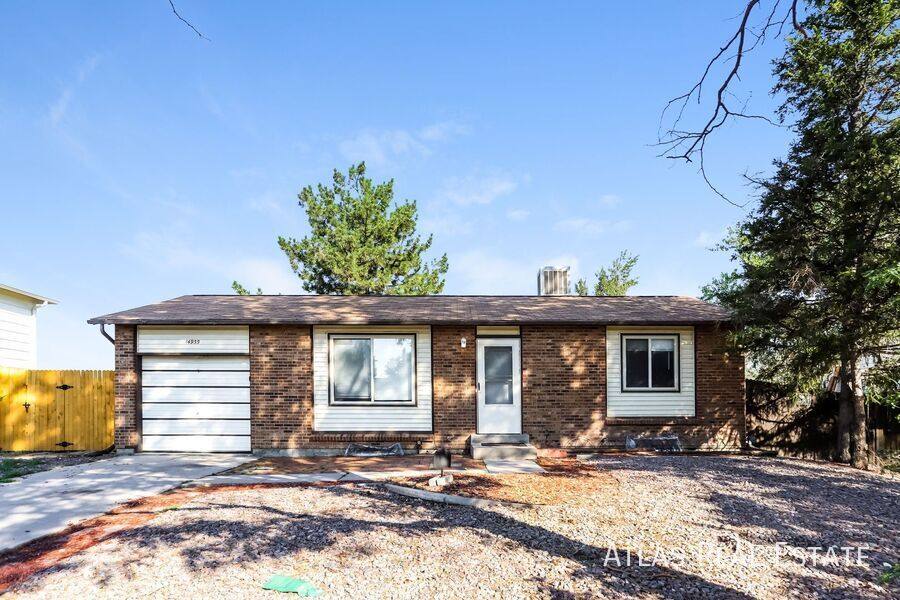 House for rent at 14955 E Columbia Dr, Aurora, CO 80014