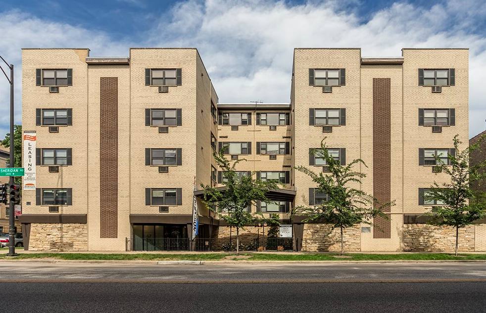 Apartment for rent at 6725 N Sheridan Rd, Chicago, IL 60626
