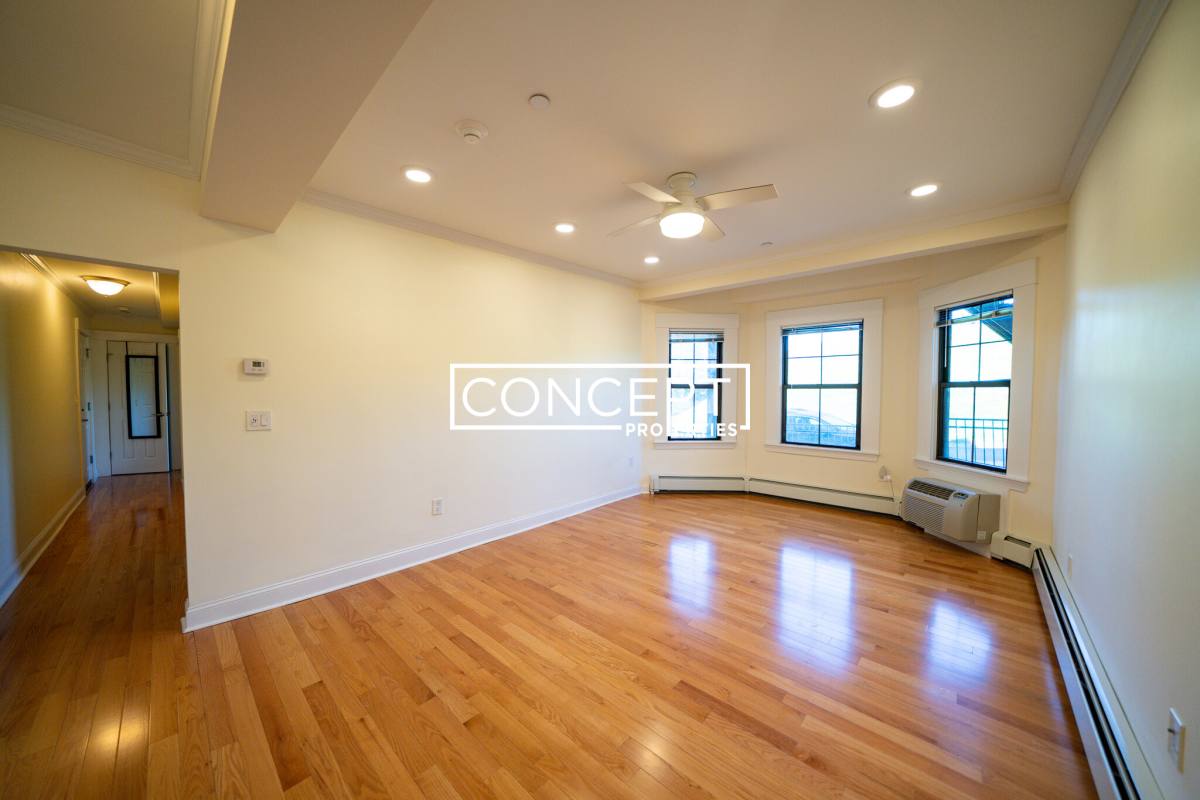 Apartment for rent at 219 Commonwealth Ave #12, Chestnut Hill, MA 02467