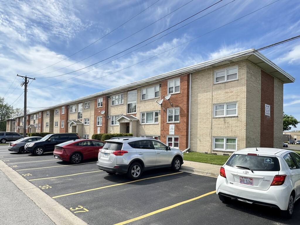 Apartment for rent at 9610 610 Ivanhoe #D21, Schiller Park, IL 60176