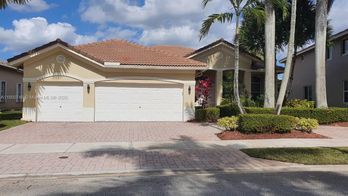 House for rent at 2408 Deer Creek Rd, Fort Lauderdale, FL 33327
