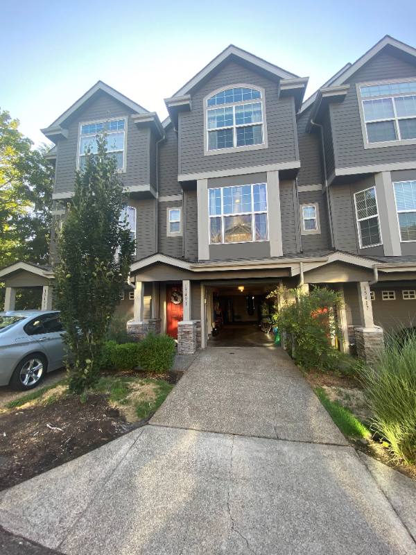 Townhouse for rent at 15491 Brianne Court, Lake Oswego, OR 97035