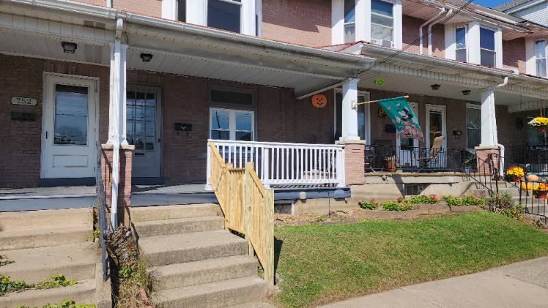 Townhouse for rent at 754 Easton Rd, Hellertown, PA 18055
