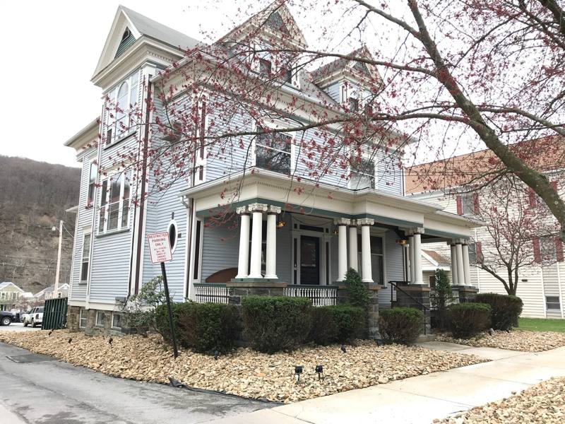 Apartment for rent at 1180 Elk St, Franklin, PA 16323