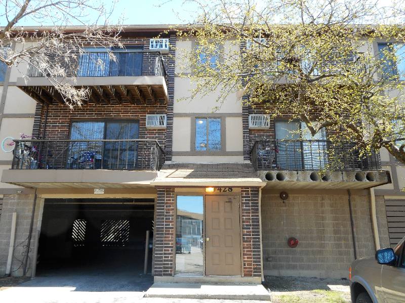 Apartment for rent at 428 E Bailey #203, Naperville, IL 60565